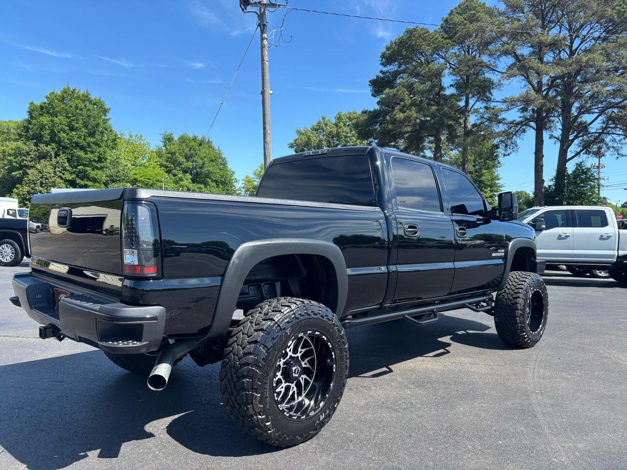Chevrolet Silverado 2500HD Crew Cab 153" WB 4WD LT 2004