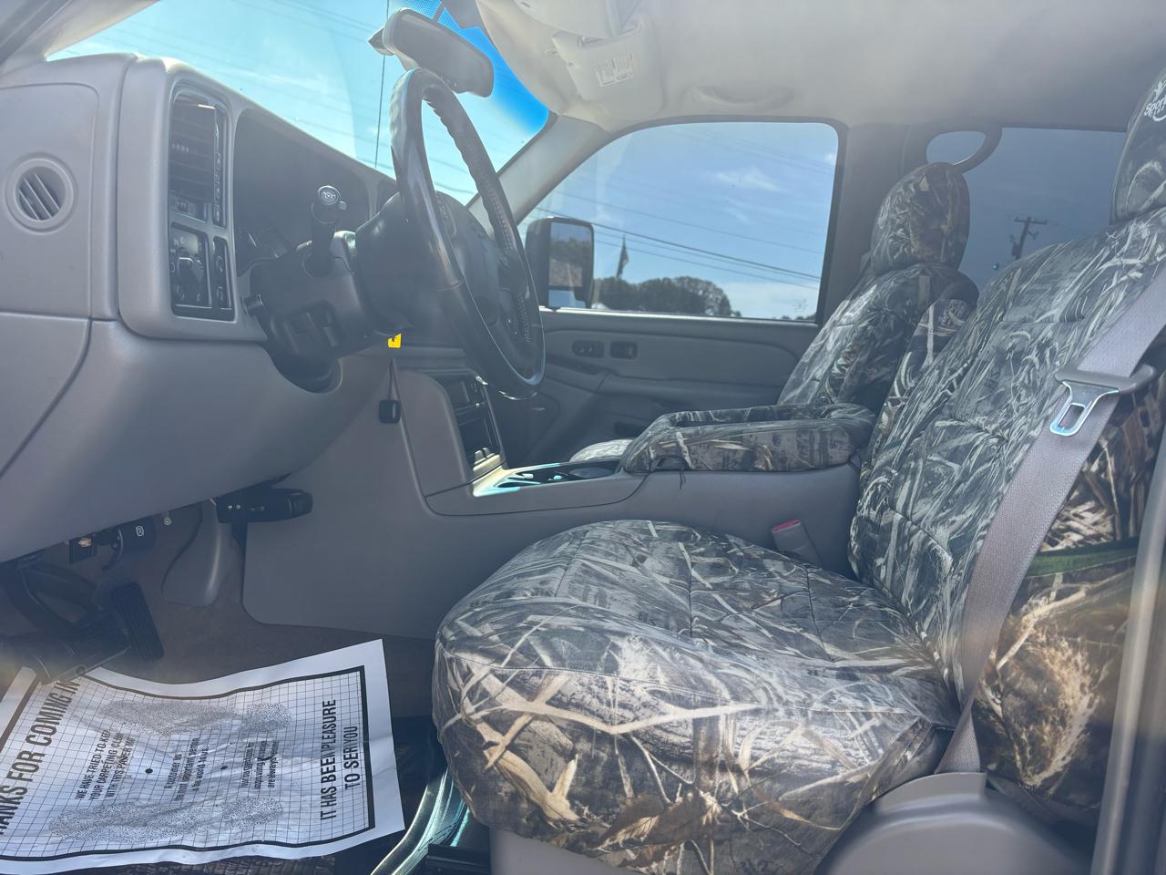 Chevrolet Silverado 2500HD Crew Cab 153" WB 4WD LT 2004