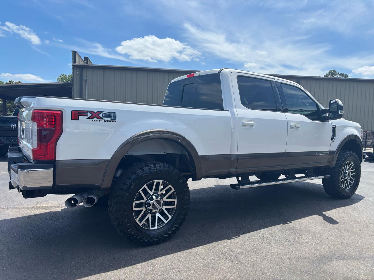 Ford Super Duty F-250 SRW Lariat 4WD Crew Cab 6.75' Box 2017