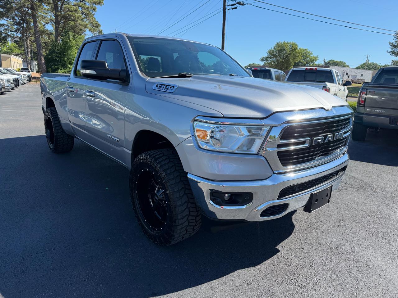 RAM 1500 Big Horn 4x4 Quad Cab 6'4" Box 2020