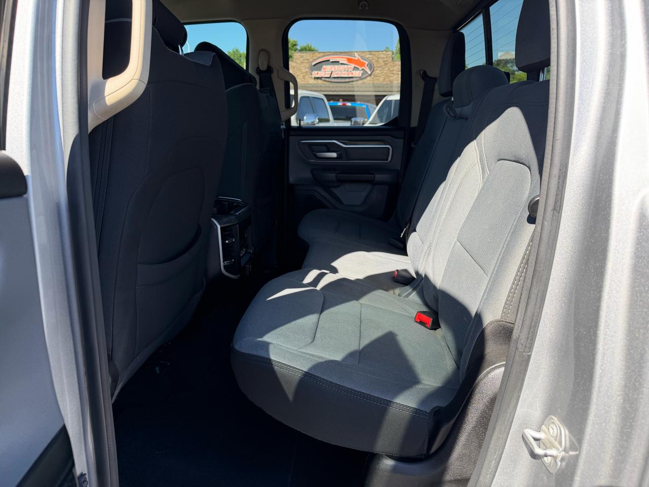 RAM 1500 Big Horn 4x4 Quad Cab 6'4" Box 2020