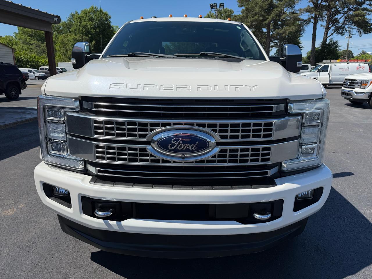 Ford Super Duty F-350 DRW Platinum 4WD Crew Cab 8' Box 2017