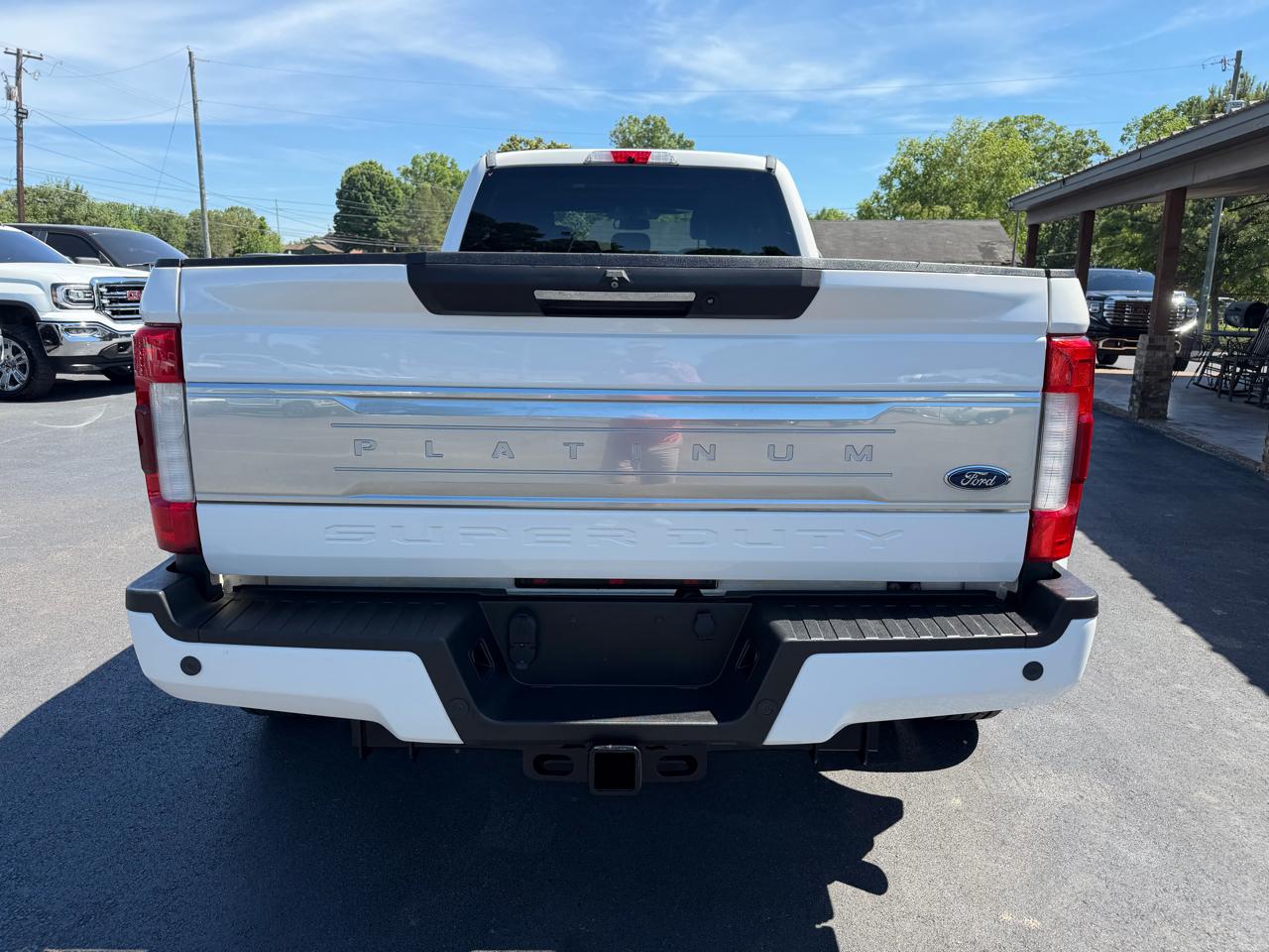 Ford Super Duty F-350 DRW Platinum 4WD Crew Cab 8' Box 2017