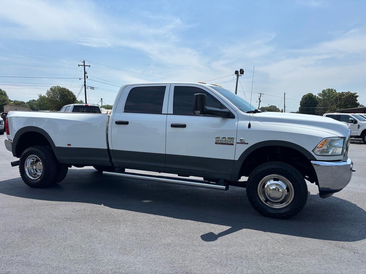 RAM 3500 Tradesman 4x4 Crew Cab 8' Box 2018