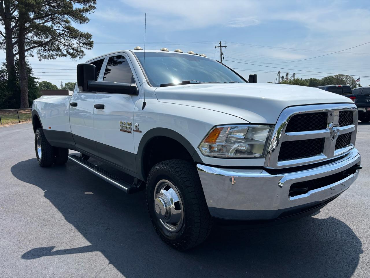 RAM 3500 Tradesman 4x4 Crew Cab 8' Box 2018