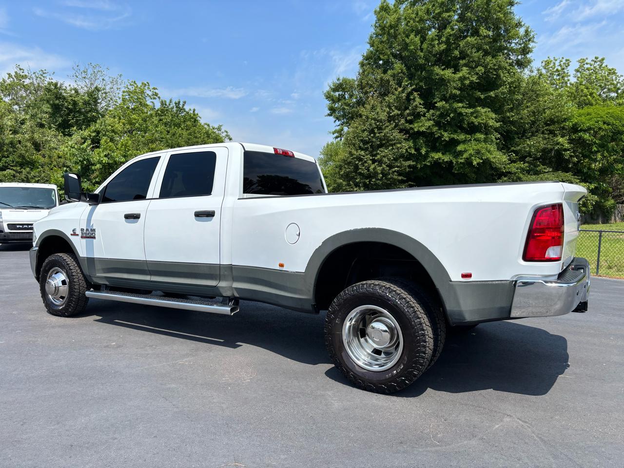 RAM 3500 Tradesman 4x4 Crew Cab 8' Box 2018