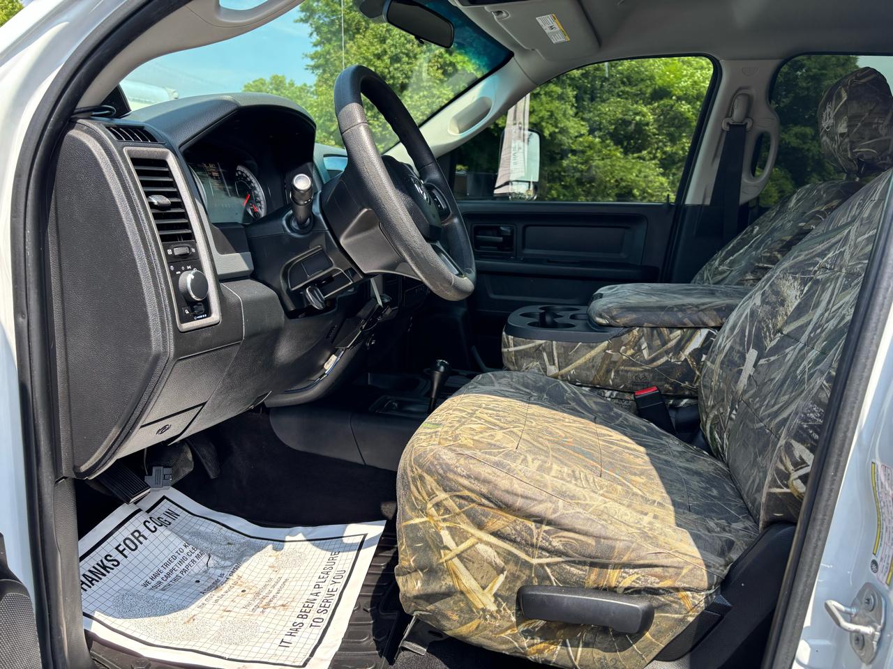 RAM 3500 Tradesman 4x4 Crew Cab 8' Box 2018