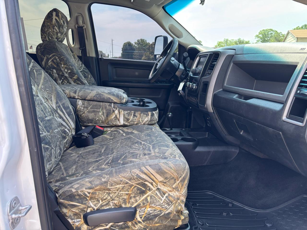 RAM 3500 Tradesman 4x4 Crew Cab 8' Box 2018