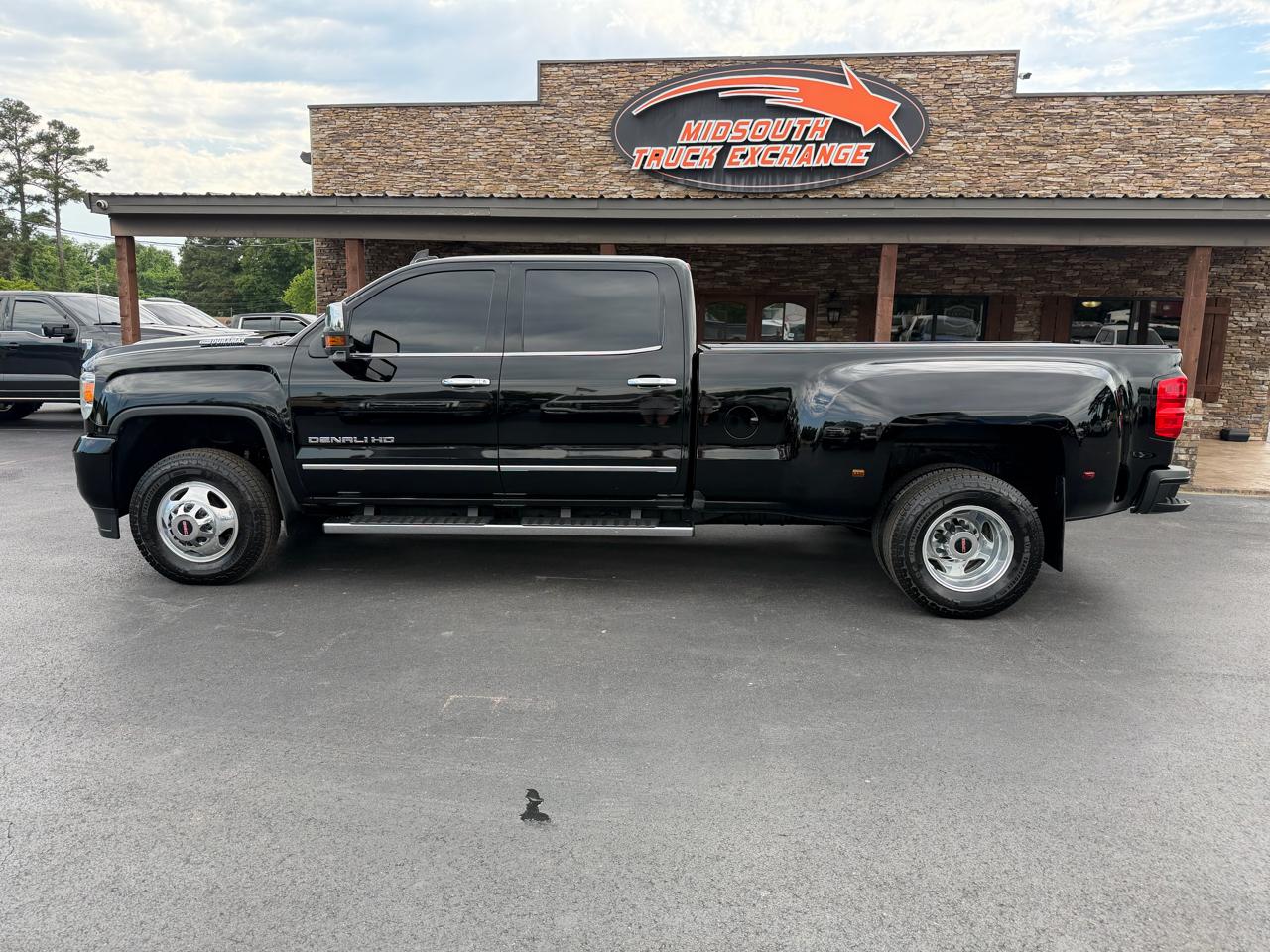 GMC Sierra 3500HD 4WD Crew Cab 167.7" Denali 2017