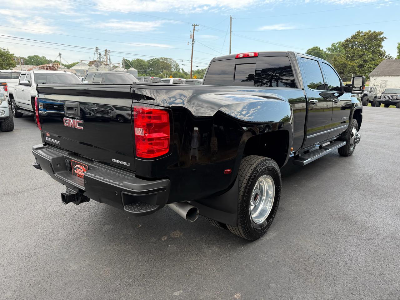 GMC Sierra 3500HD 4WD Crew Cab 167.7" Denali 2017