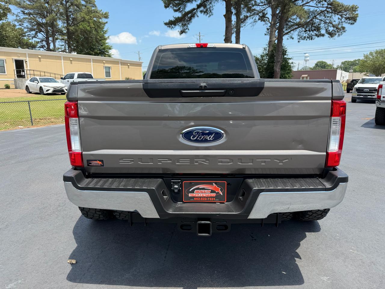Ford Super Duty F-350 DRW XL 4WD Crew Cab 8' Box 2019