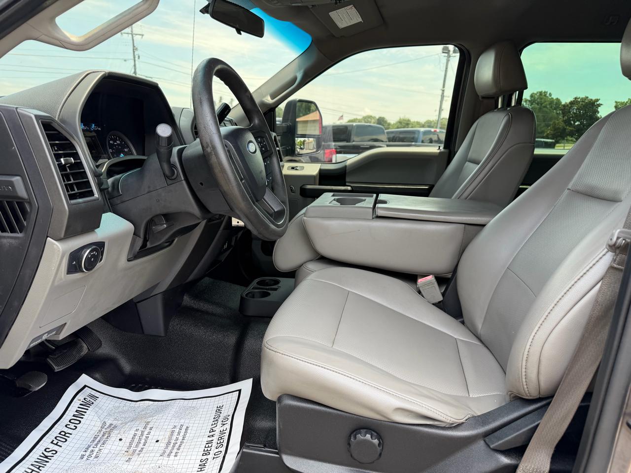 Ford Super Duty F-350 DRW XL 4WD Crew Cab 8' Box 2019