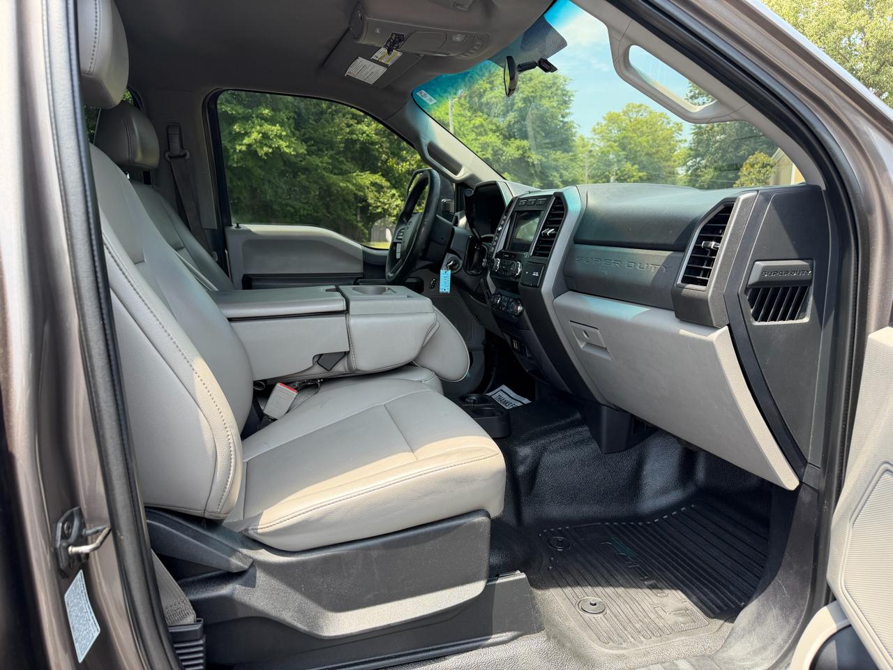 Ford Super Duty F-350 DRW XL 4WD Crew Cab 8' Box 2019