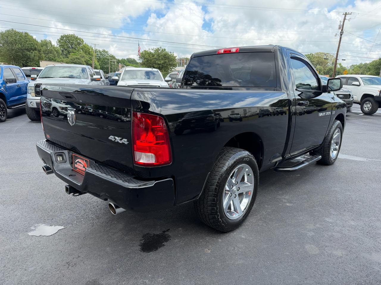 RAM 1500 4WD Reg Cab 120.5" Sport 2012
