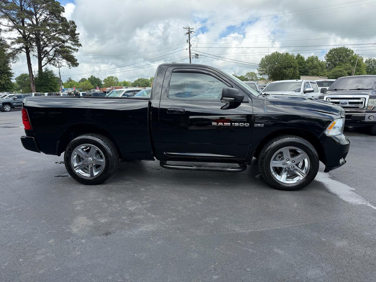 RAM 1500 4WD Reg Cab 120.5" Sport 2012