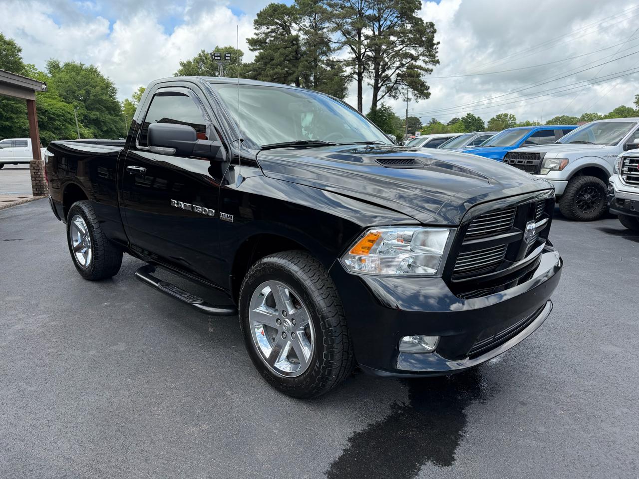 RAM 1500 4WD Reg Cab 120.5" Sport 2012