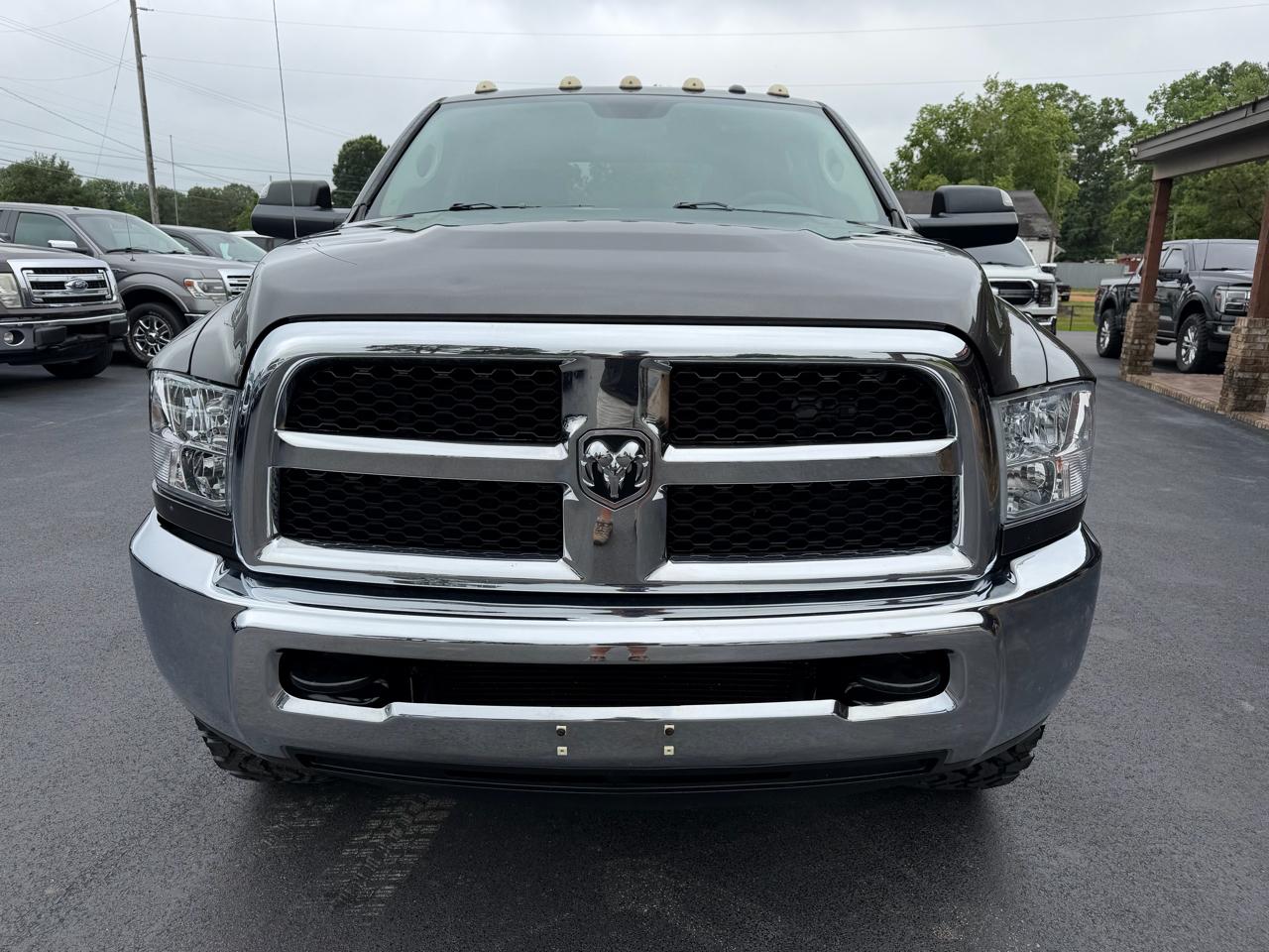 RAM 2500 Tradesman 4x4 Crew Cab 6'4" Box 2017