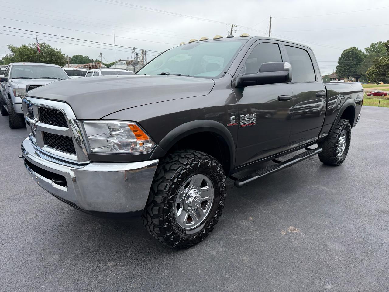 RAM 2500 Tradesman 4x4 Crew Cab 6'4" Box 2017
