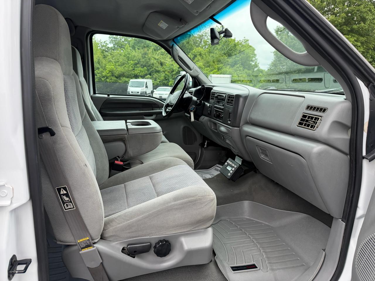 Ford Super Duty F-250 Crew Cab 156" XLT 4WD 2003