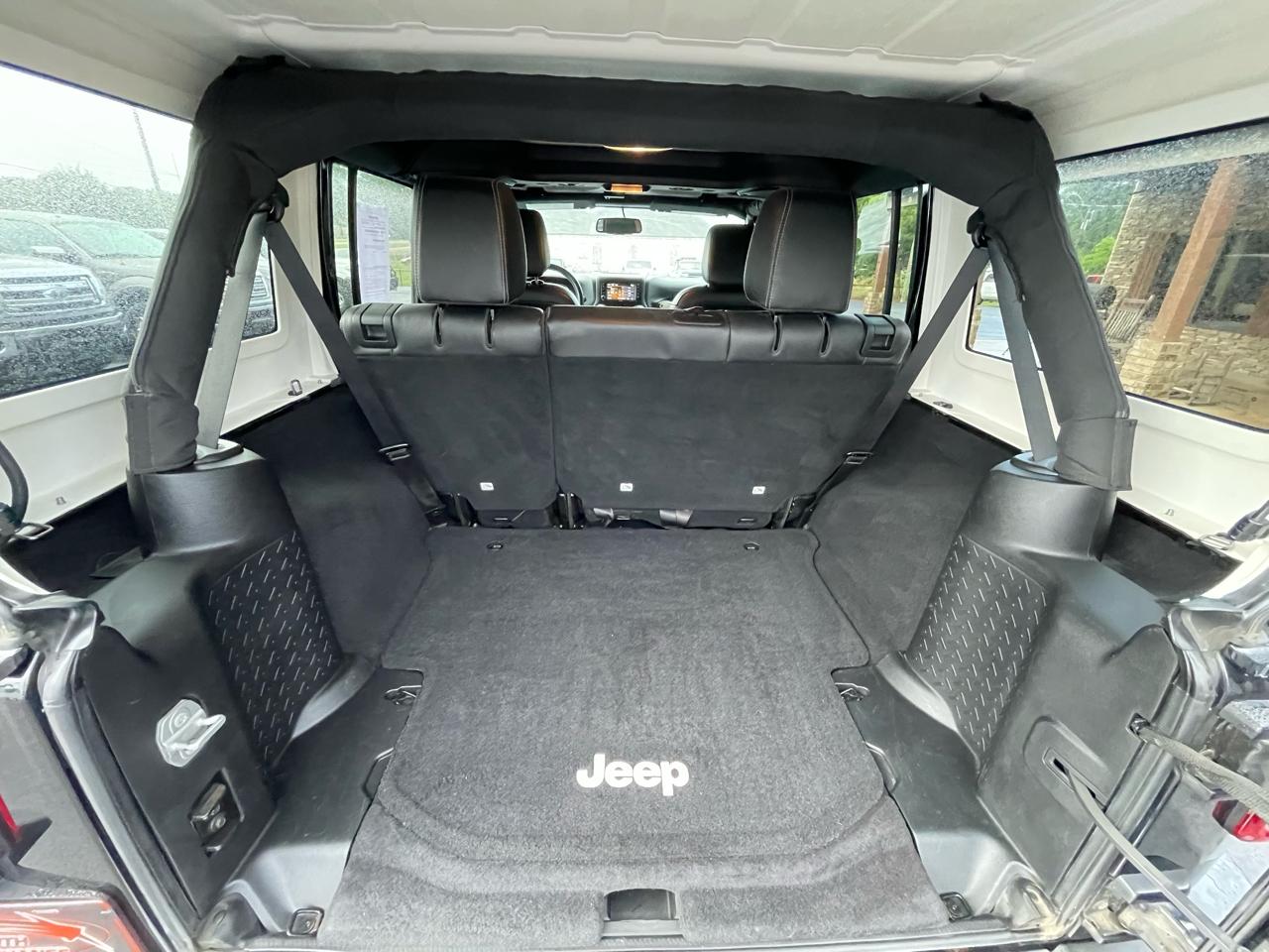 Jeep Wrangler Unlimited 4WD 4dr Sahara 2015
