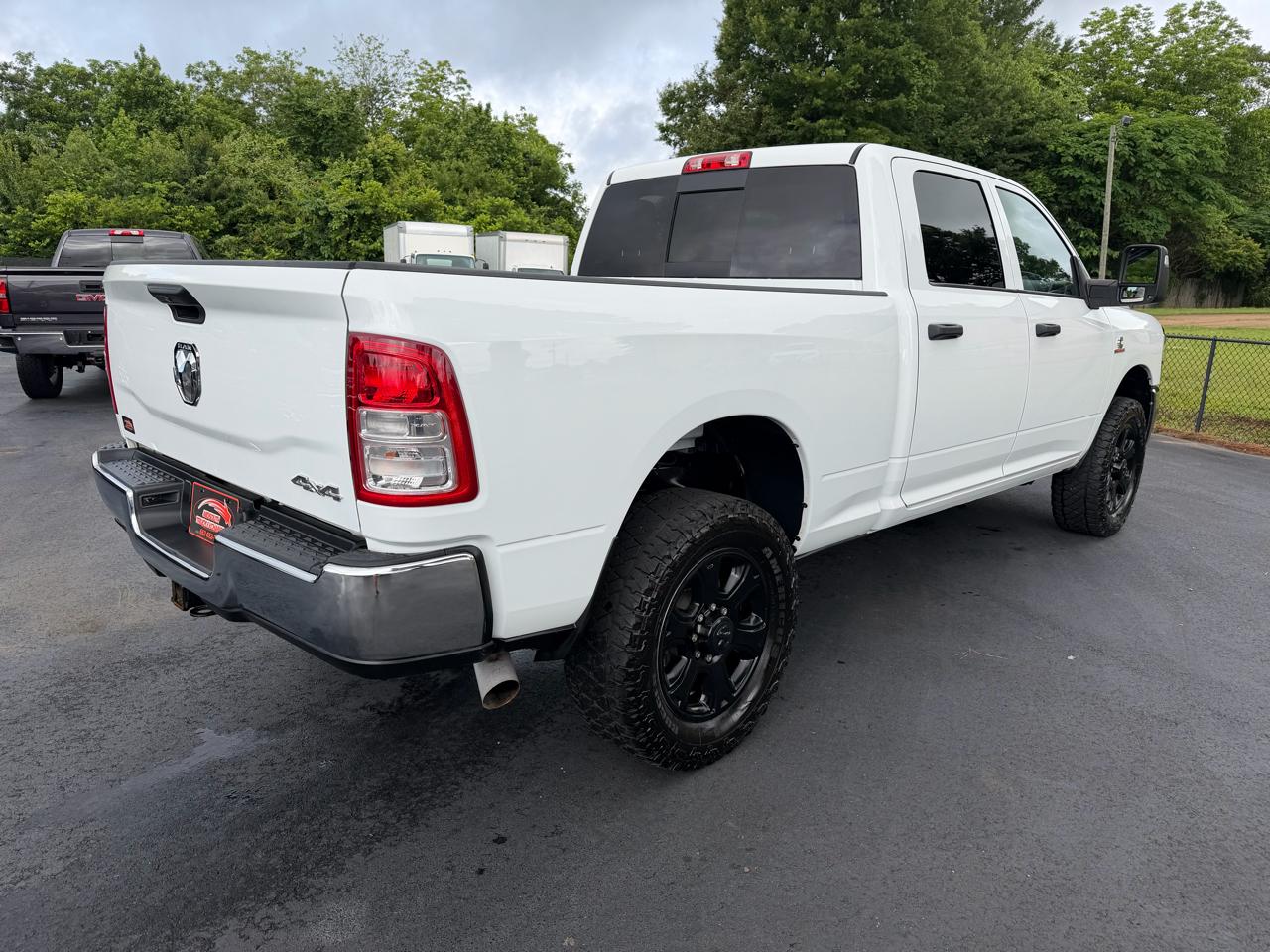 RAM 2500 Tradesman 4x4 Crew Cab 6'4" Box 2024