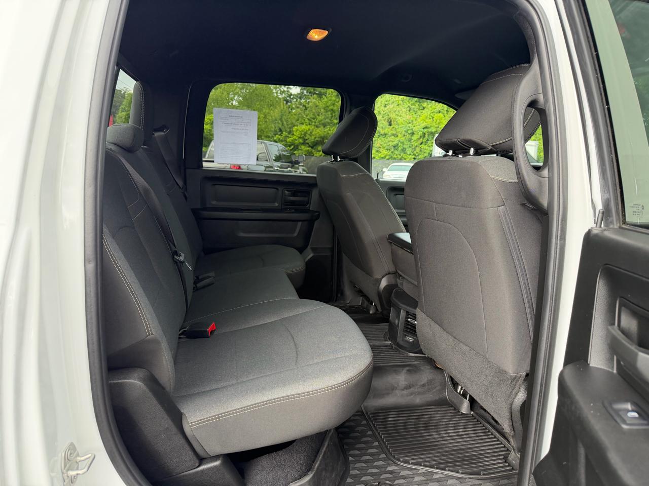 RAM 2500 Tradesman 4x4 Crew Cab 6'4" Box 2024