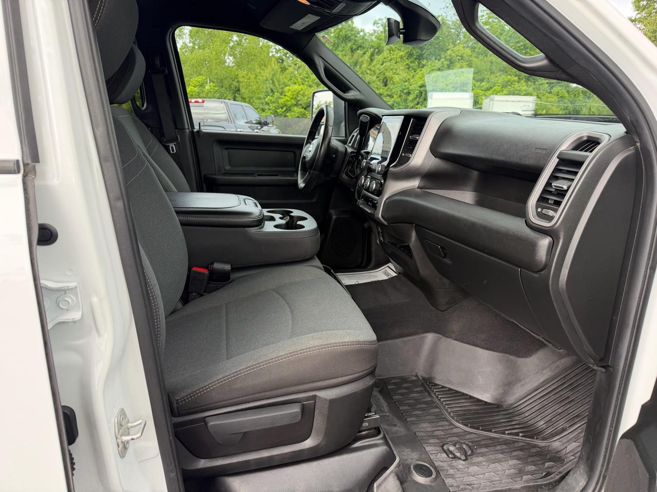RAM 2500 Tradesman 4x4 Crew Cab 6'4" Box 2024