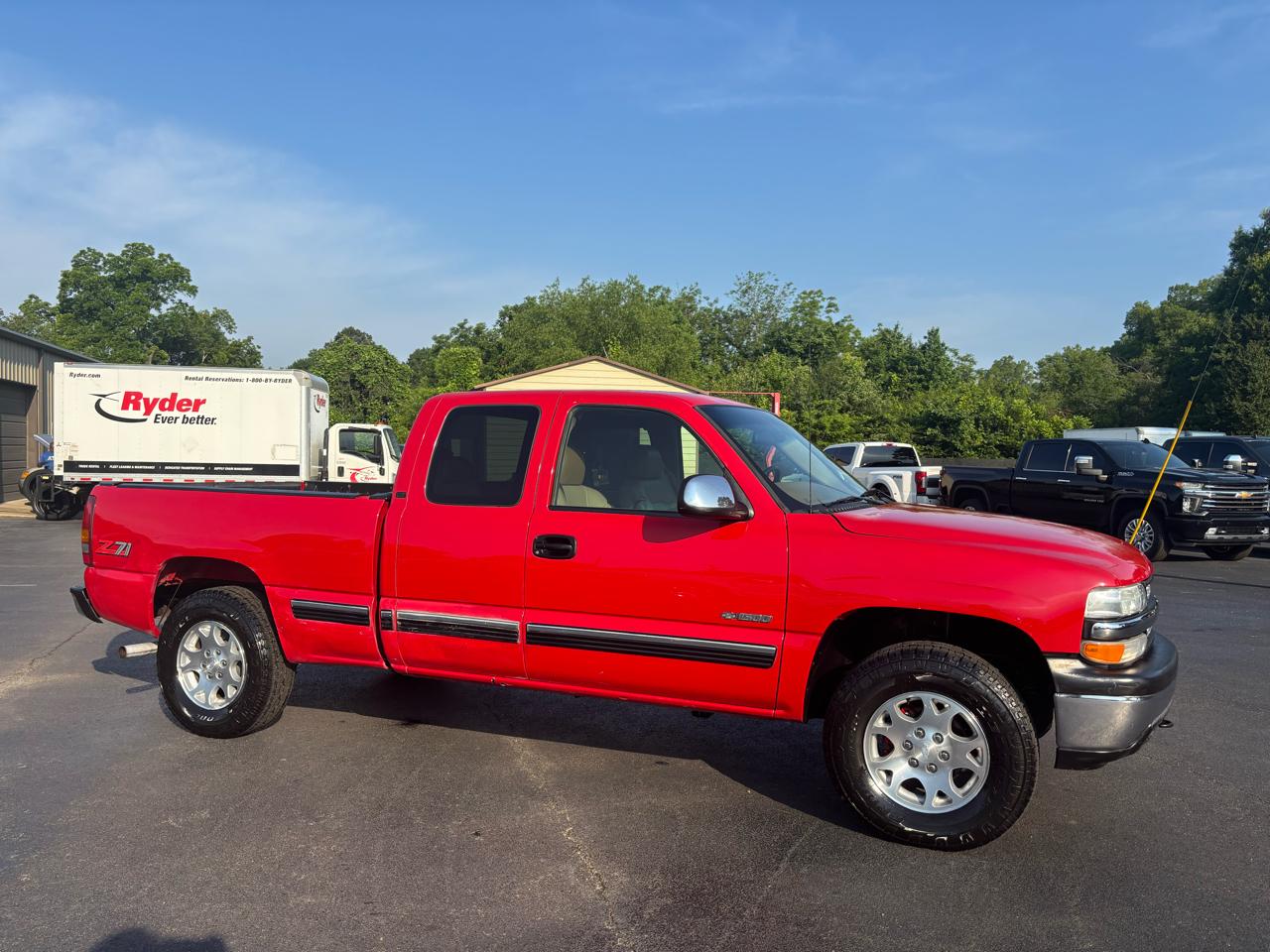 Chevrolet Silverado 1500 4dr Ext Cab 143.5" WB 4WD LT 2000