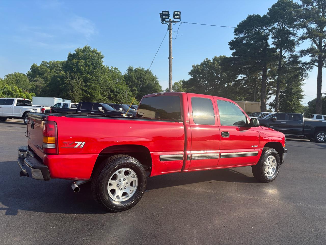 Chevrolet Silverado 1500 4dr Ext Cab 143.5" WB 4WD LT 2000