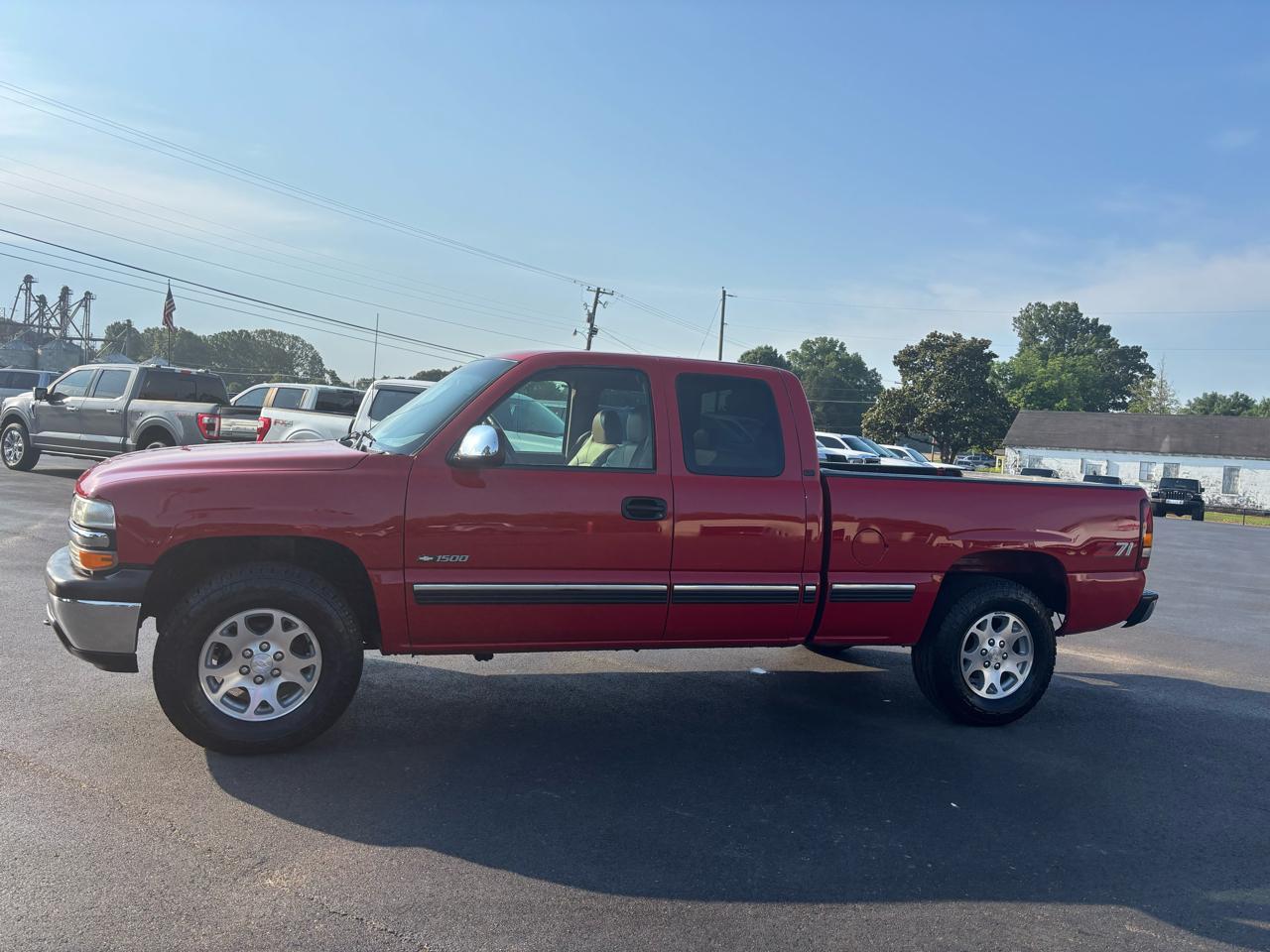 Chevrolet Silverado 1500 4dr Ext Cab 143.5" WB 4WD LT 2000