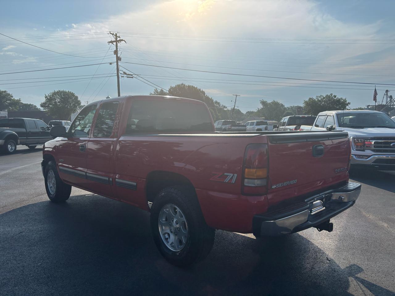 Chevrolet Silverado 1500 4dr Ext Cab 143.5" WB 4WD LT 2000