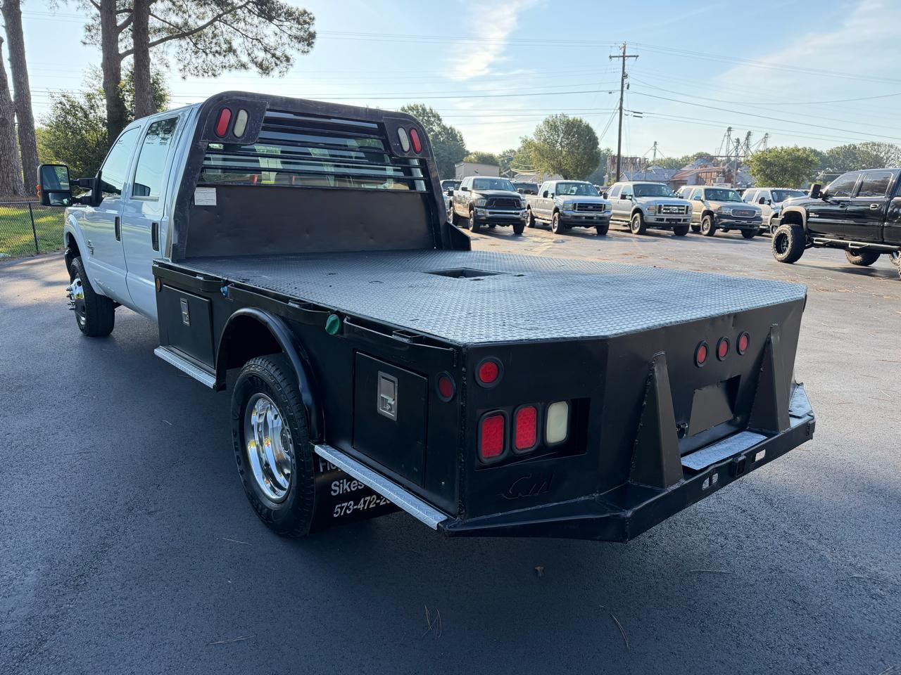 Ford Super Duty F-350 DRW 4WD Crew Cab 176" WB 60" CA Lariat 2014