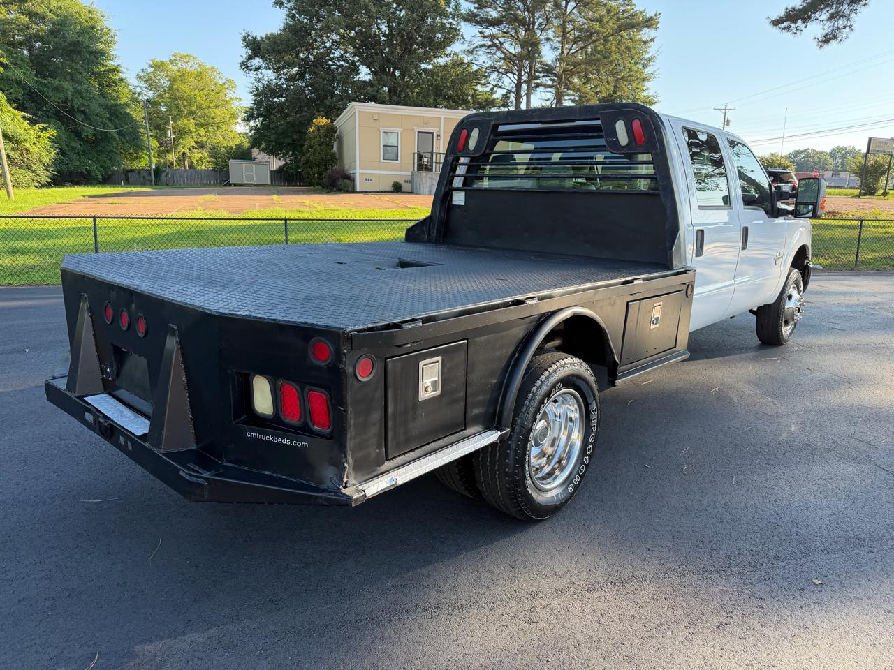 Ford Super Duty F-350 DRW 4WD Crew Cab 176" WB 60" CA Lariat 2014