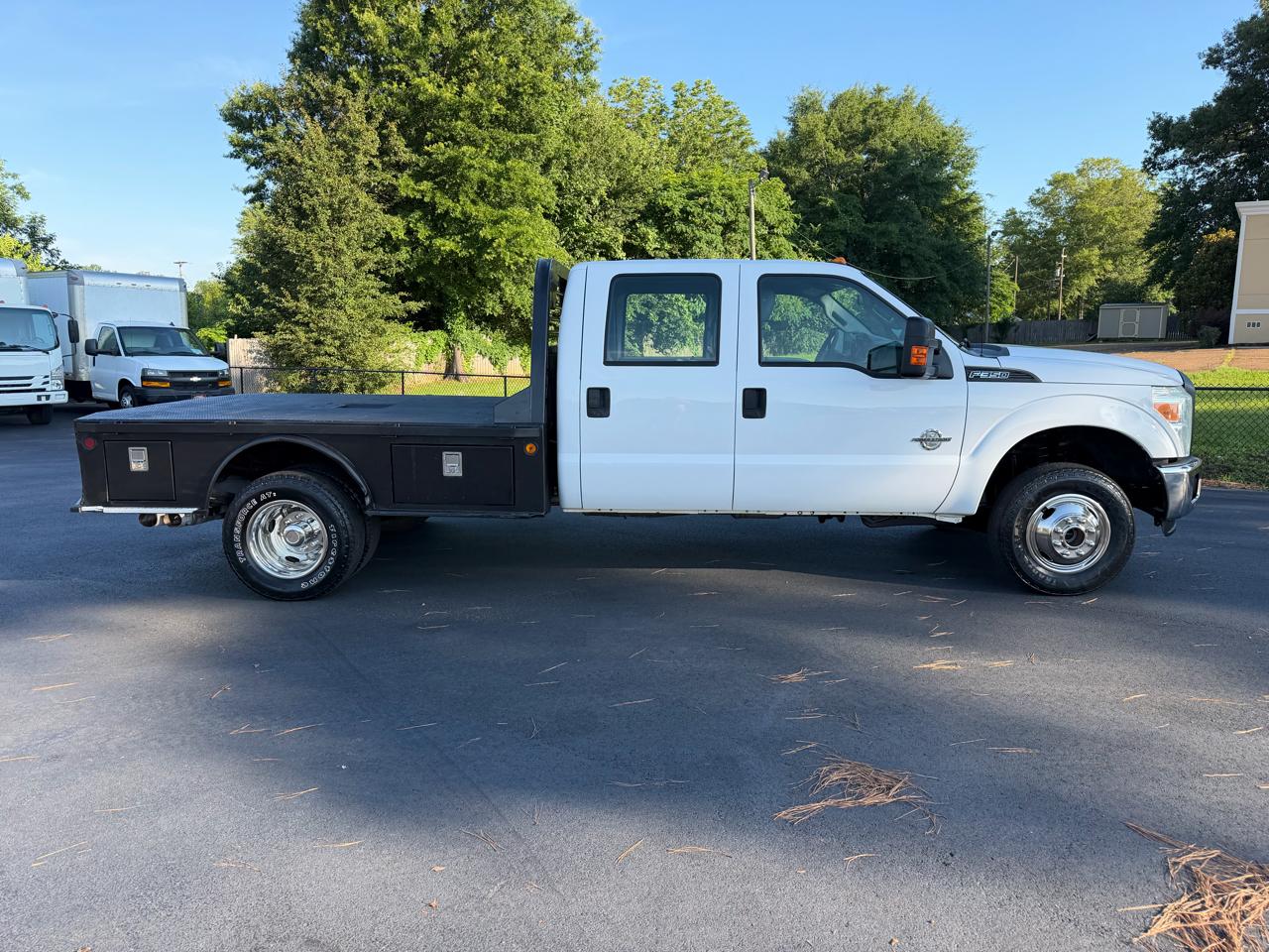 Ford Super Duty F-350 DRW 4WD Crew Cab 176" WB 60" CA Lariat 2014