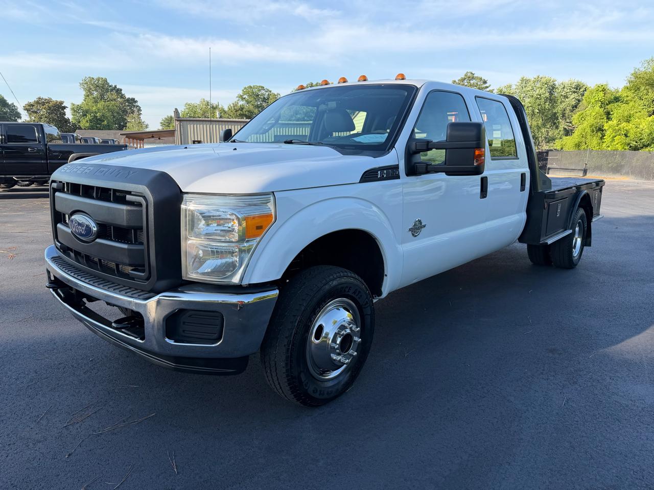 Ford Super Duty F-350 DRW 4WD Crew Cab 176" WB 60" CA Lariat 2014
