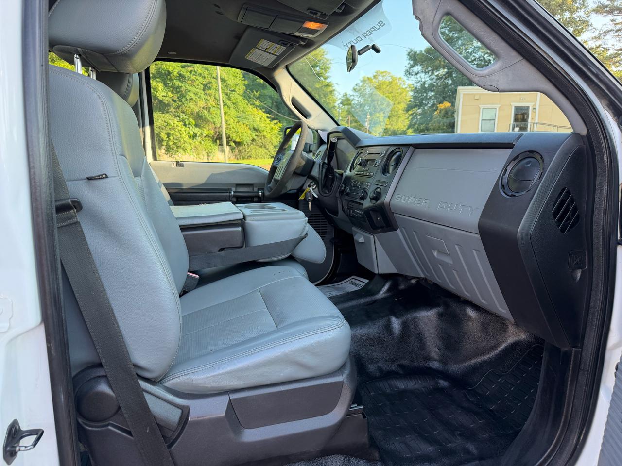 Ford Super Duty F-350 DRW 4WD Crew Cab 176" WB 60" CA Lariat 2014