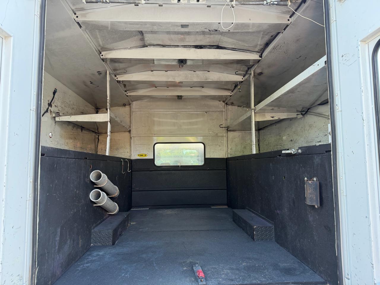 Ford Super Duty F-450 DRW 4WD SuperCab 162" WB 60" CA XL 2015