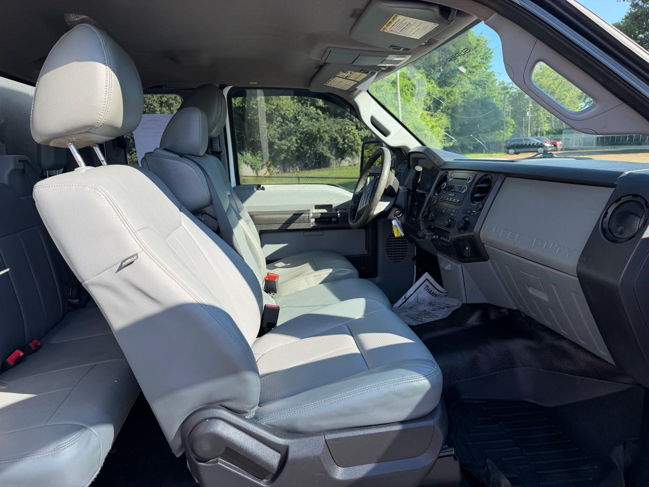 Ford Super Duty F-450 DRW 4WD SuperCab 162" WB 60" CA XL 2015