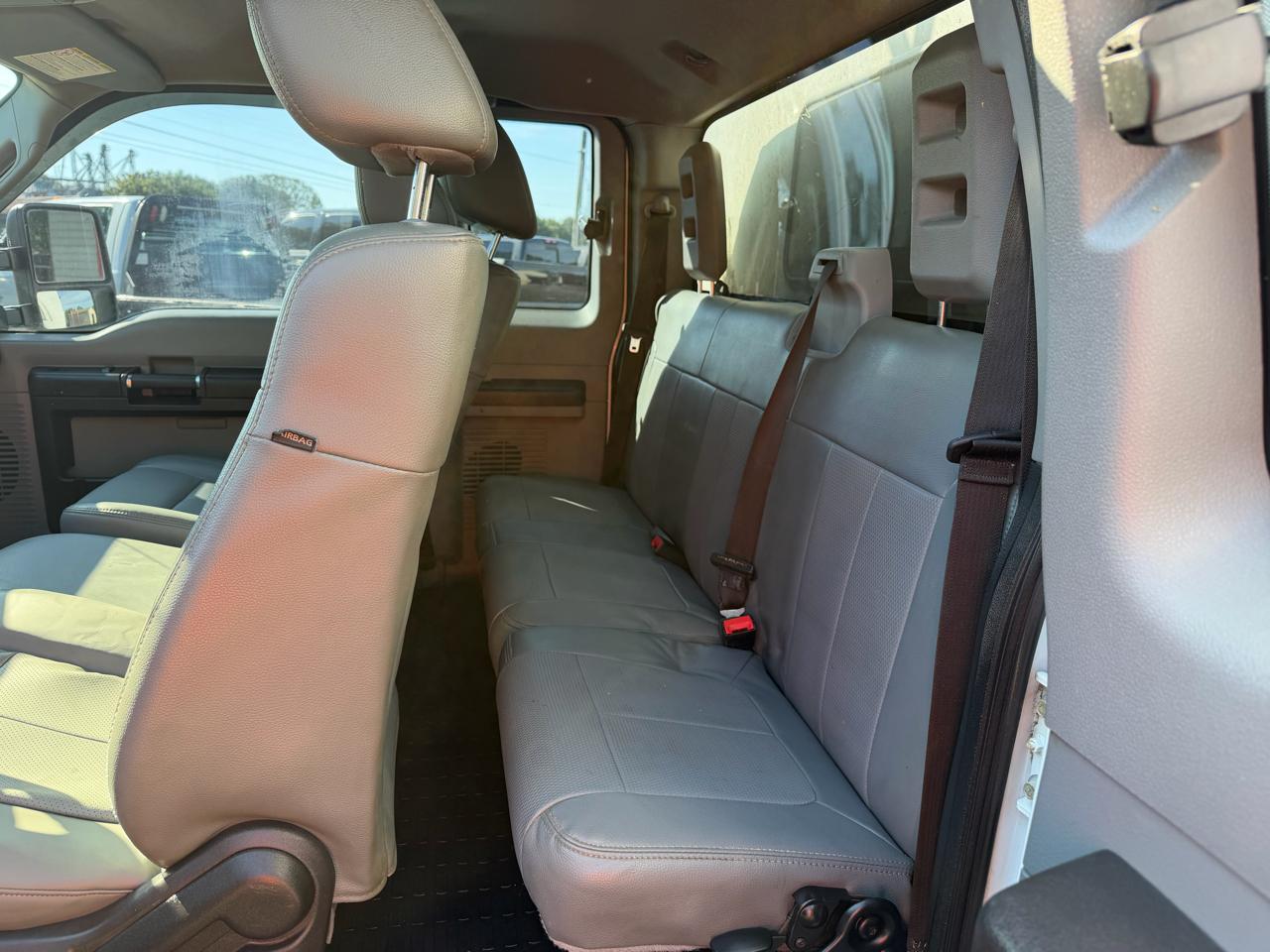Ford Super Duty F-450 DRW 4WD SuperCab 162" WB 60" CA XL 2015