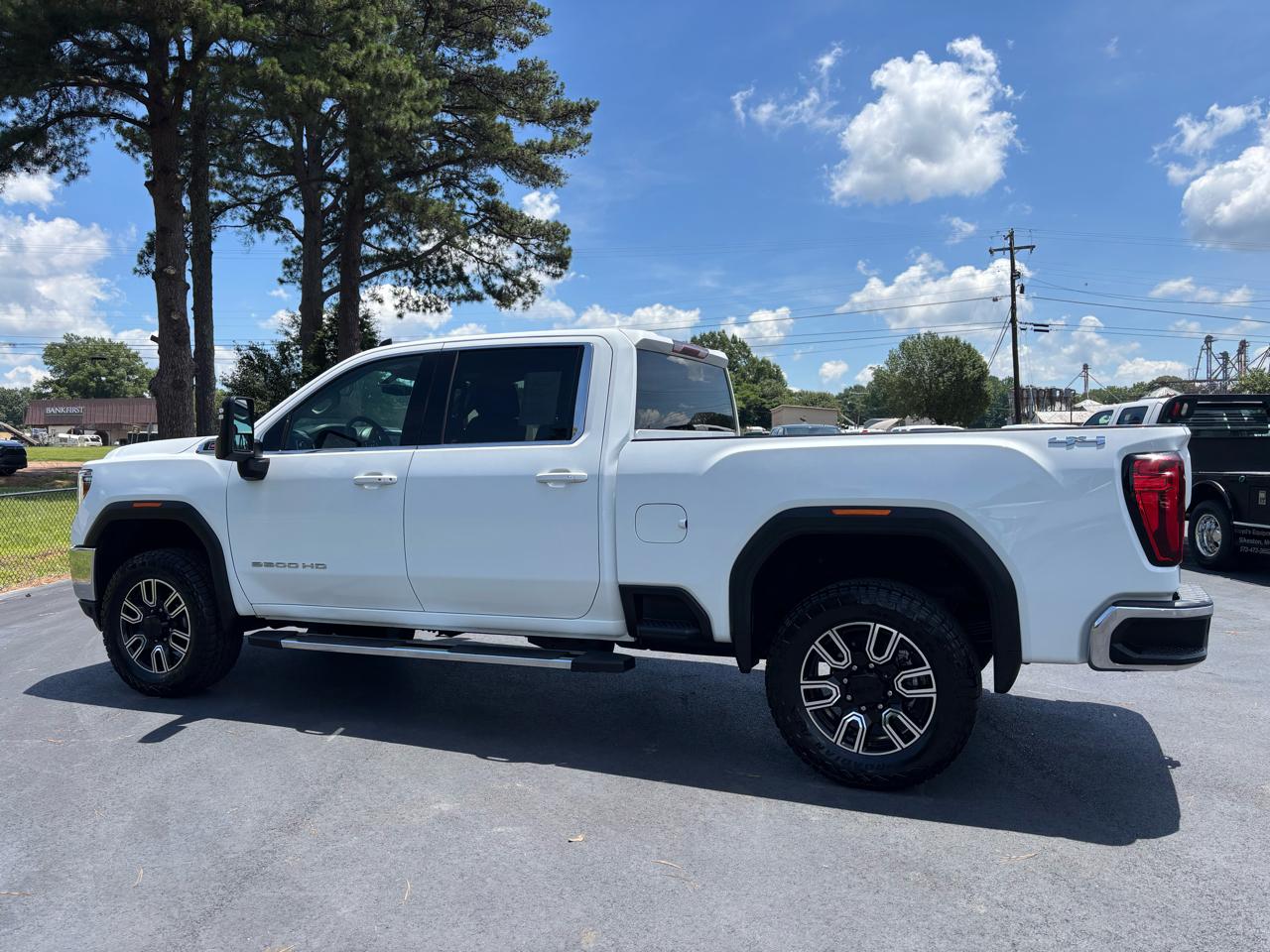 GMC Sierra 2500HD 4WD Crew Cab 159" SLE 2021