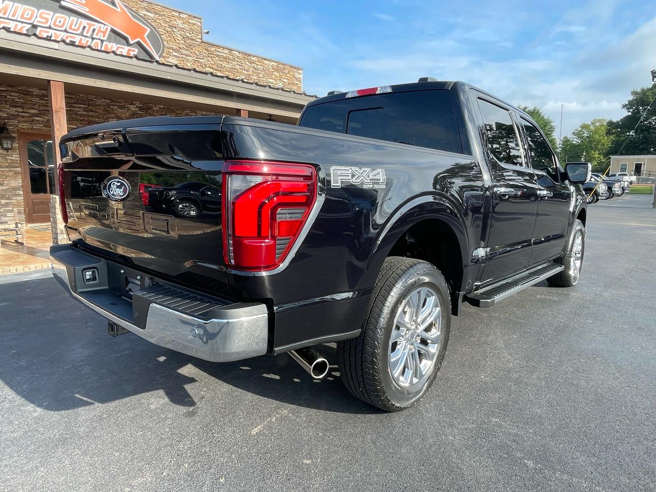 Ford F-150 Lariat 4WD SuperCrew 5.5' Box 2024