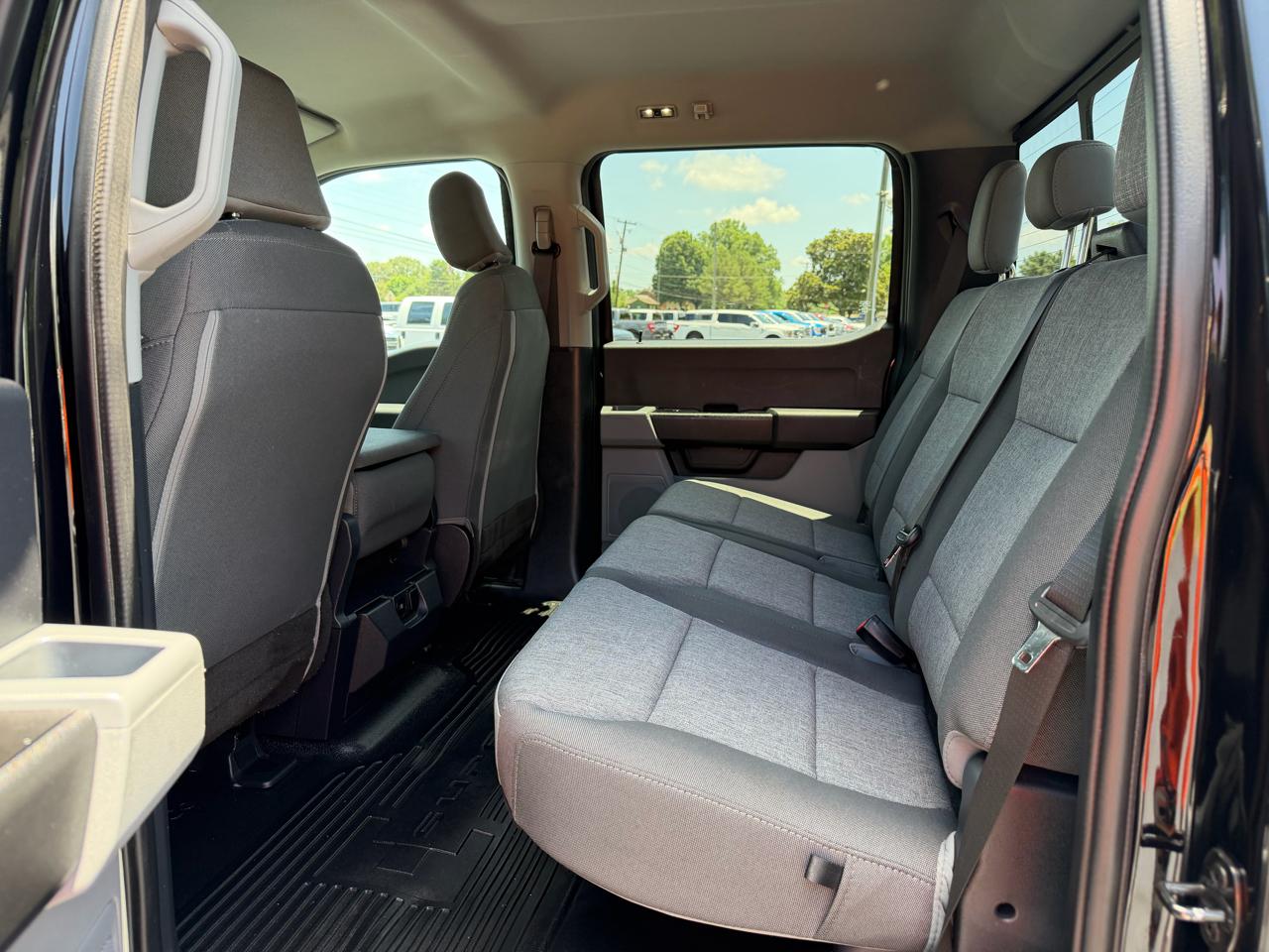 Ford Super Duty F-350 DRW XL 4WD Crew Cab 8' Box 2023