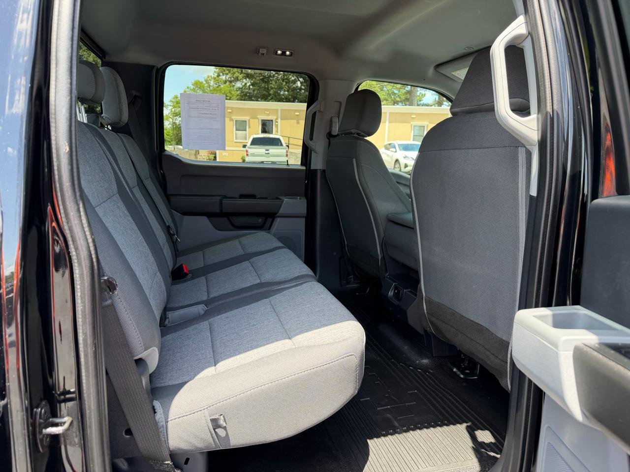 Ford Super Duty F-350 DRW XL 4WD Crew Cab 8' Box 2023