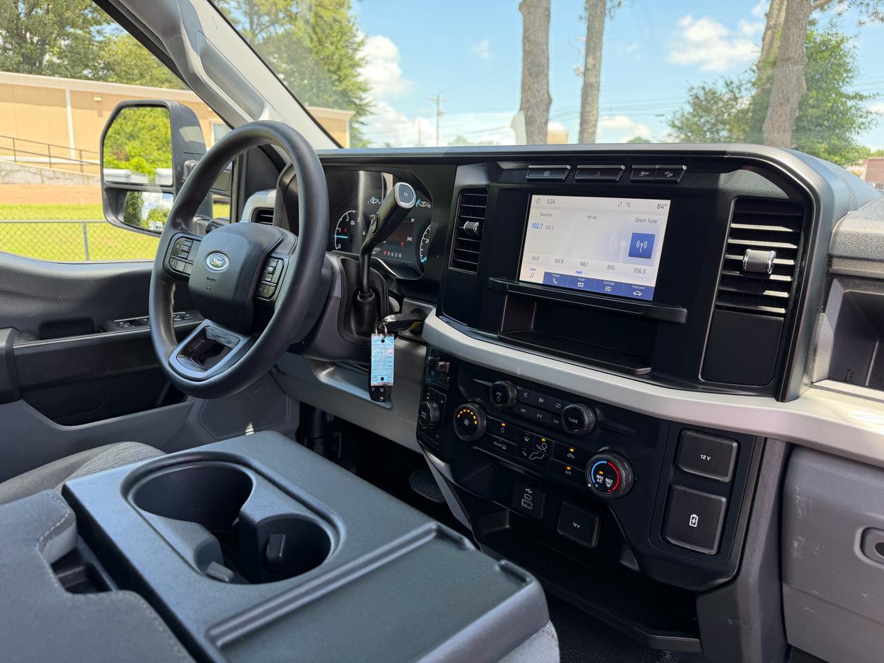 Ford Super Duty F-350 DRW XL 4WD Crew Cab 8' Box 2023