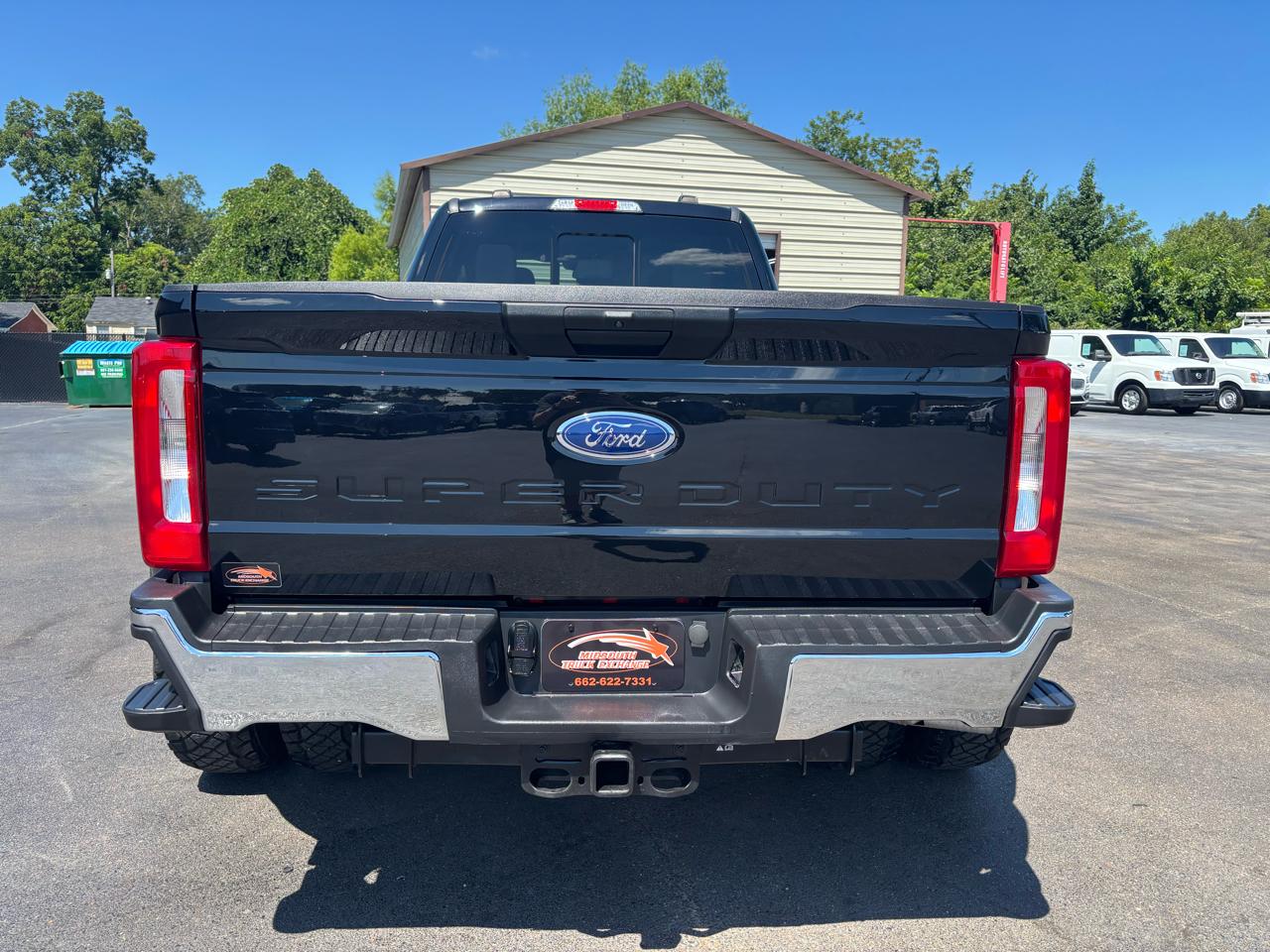 Ford Super Duty F-350 DRW XL 4WD Crew Cab 8' Box 2023