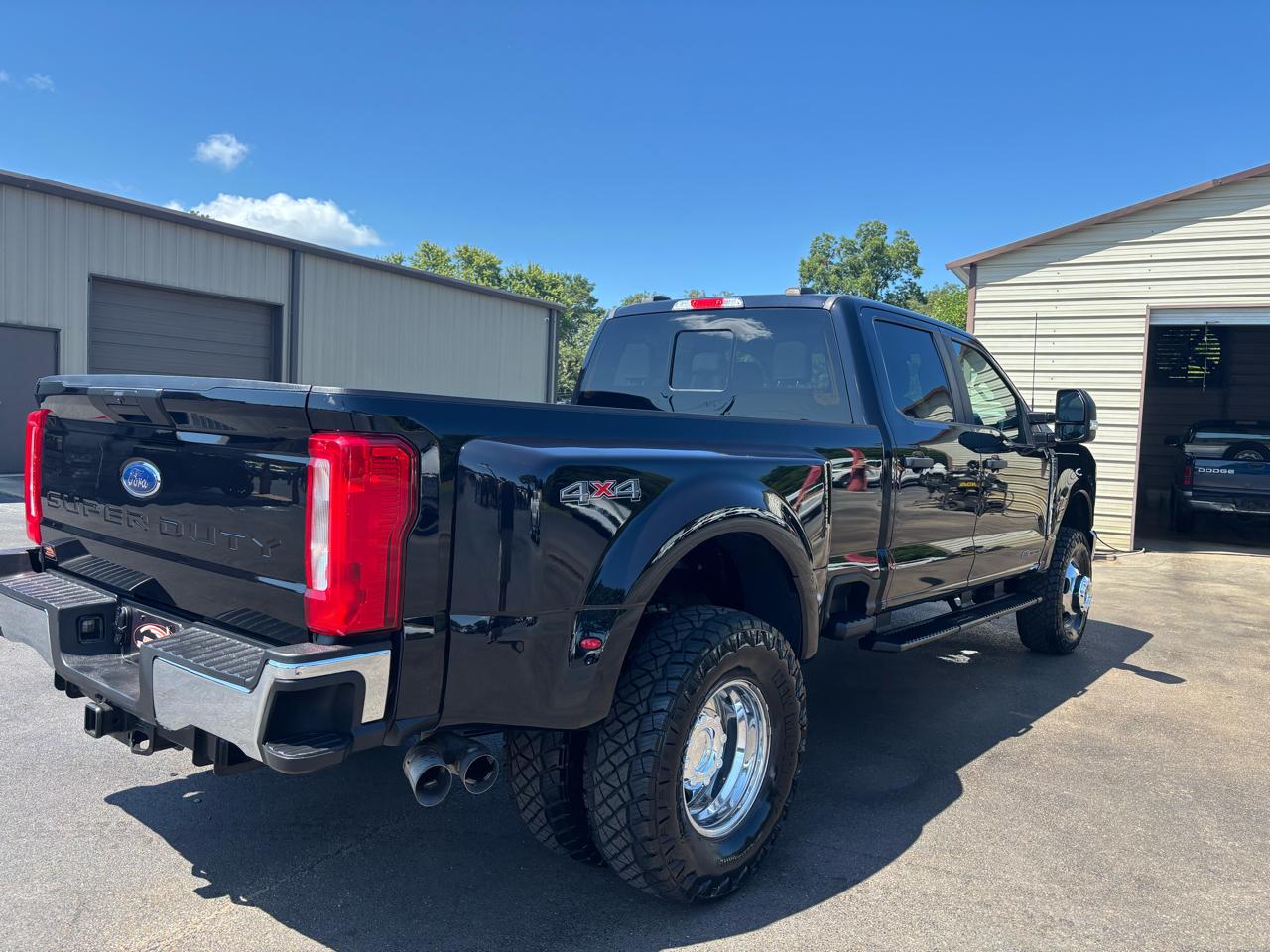 Ford Super Duty F-350 DRW XL 4WD Crew Cab 8' Box 2023