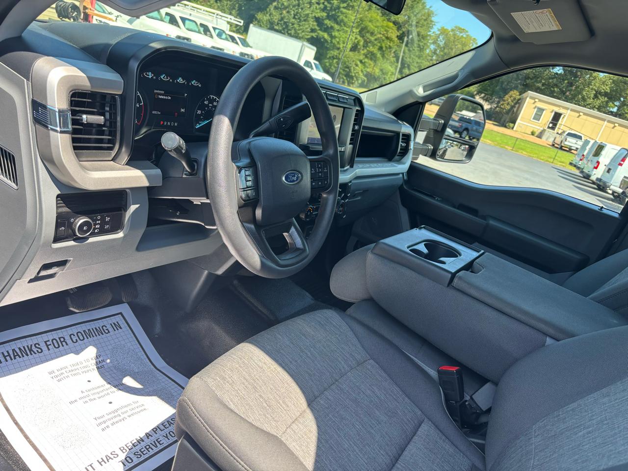 Ford Super Duty F-350 DRW XL 4WD Crew Cab 8' Box 2023