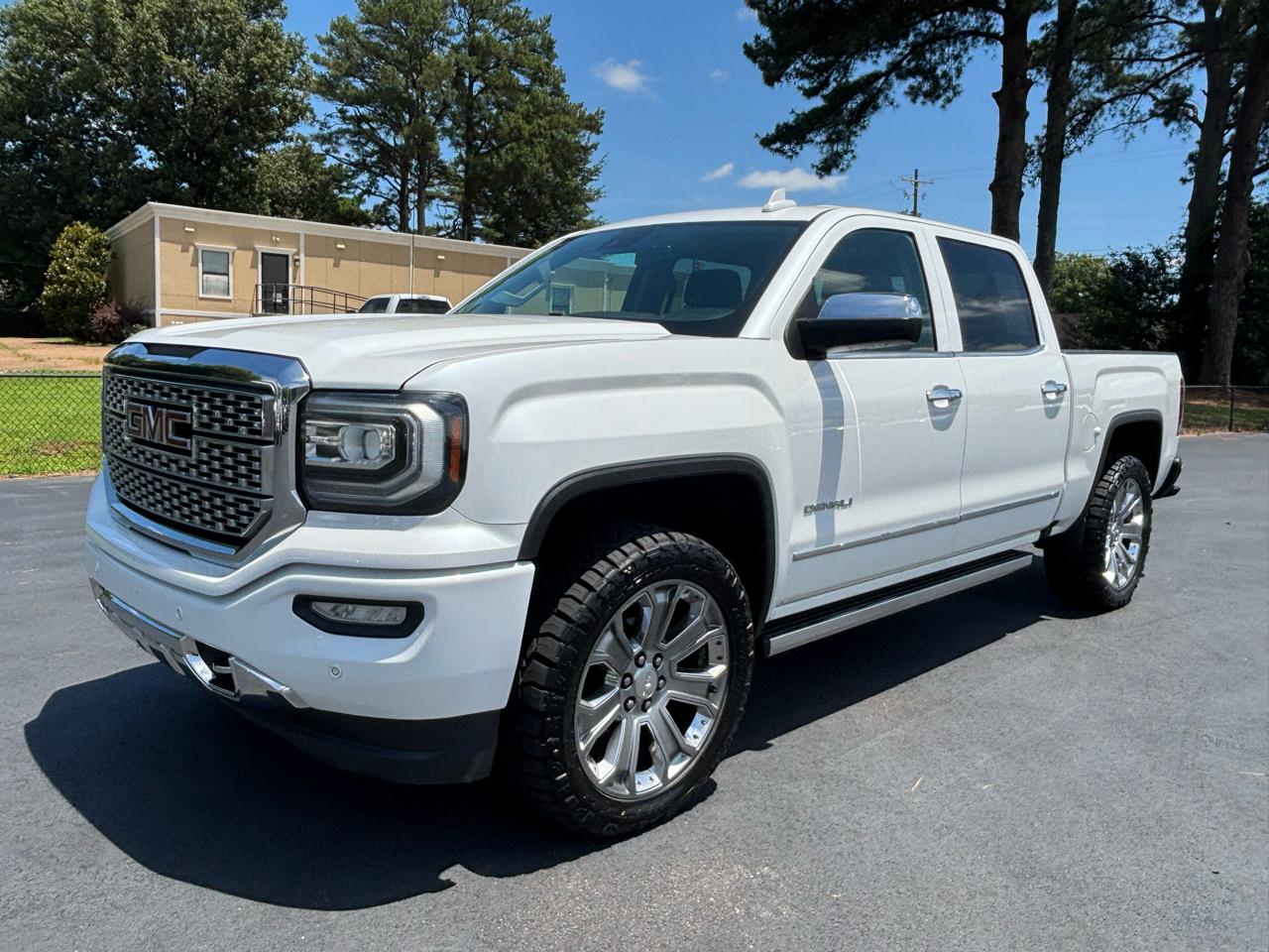 GMC Sierra 1500 4WD Crew Cab 143.5" Denali 2017