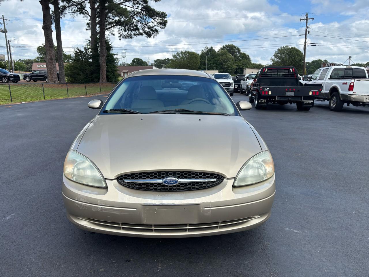 Ford Taurus 4dr Sdn SES 2001