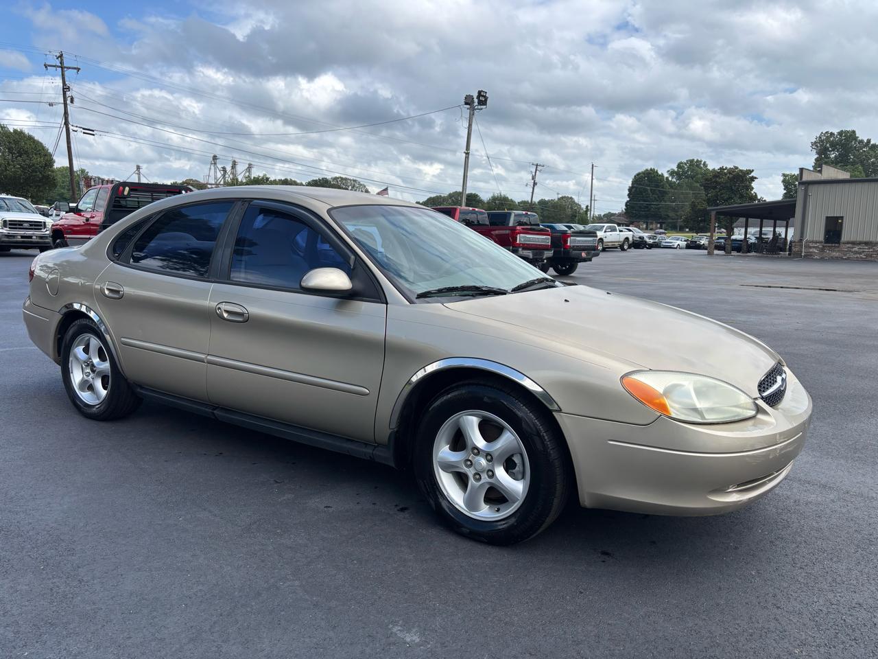 Ford Taurus 4dr Sdn SES 2001